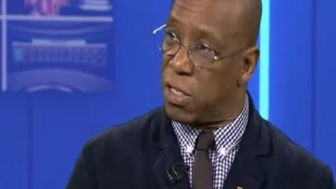 湖人队交易大幕拉开：文森特·伍德携手三签选秀权迎瓦兰丘纳斯加盟