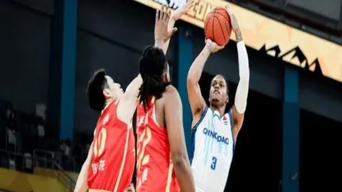 国足不敌日本队，三球落后遭遇失利